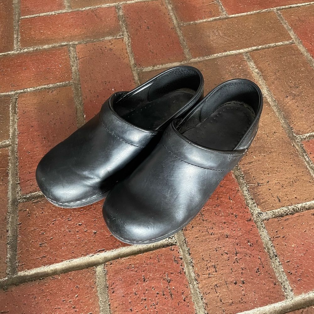 Black Dansko Professional Clogs 38